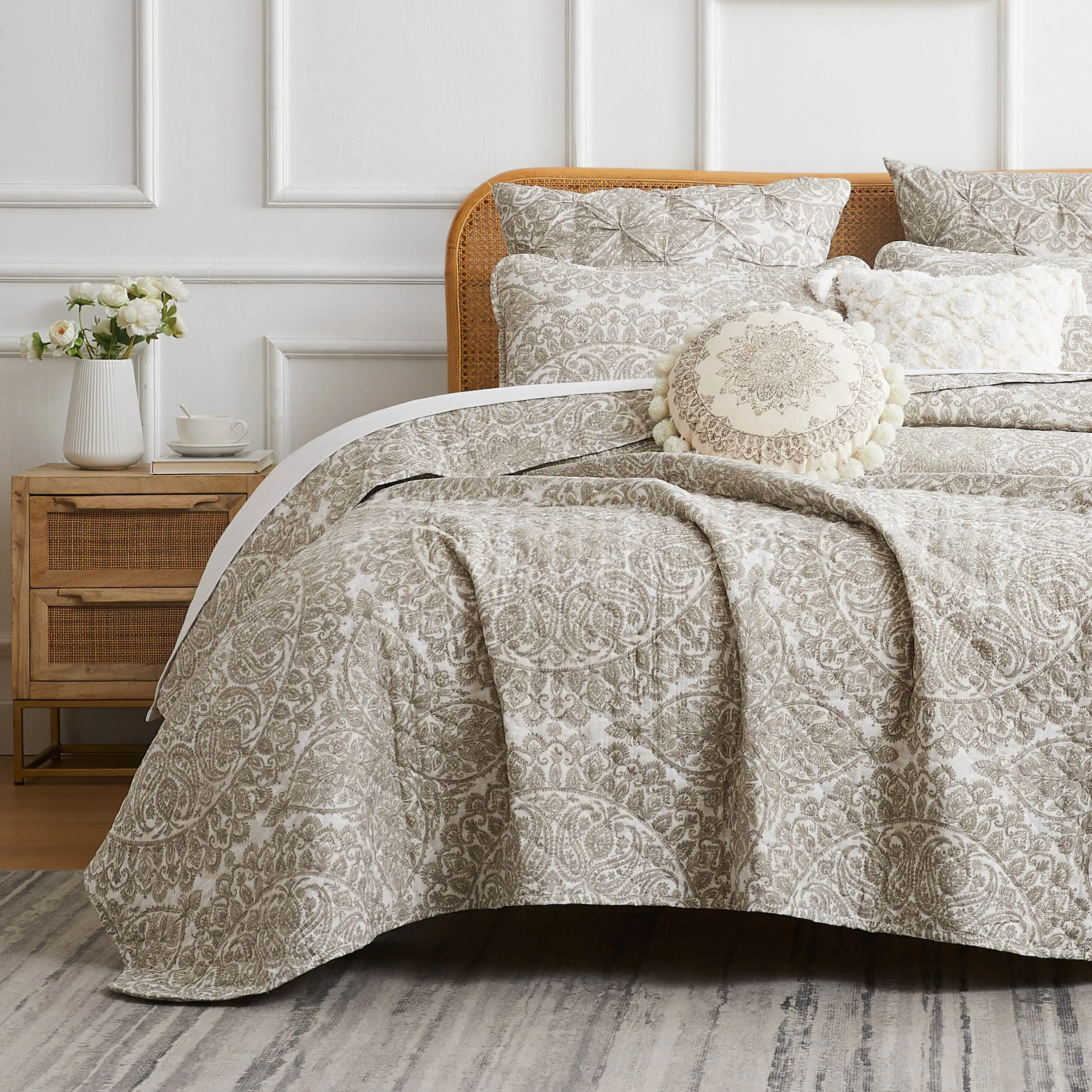 Ashanti 7-Piece Quilt Bedding Set