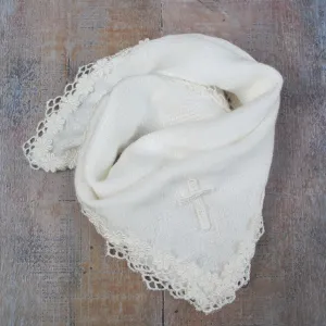 Bamboo comforter with lace trim