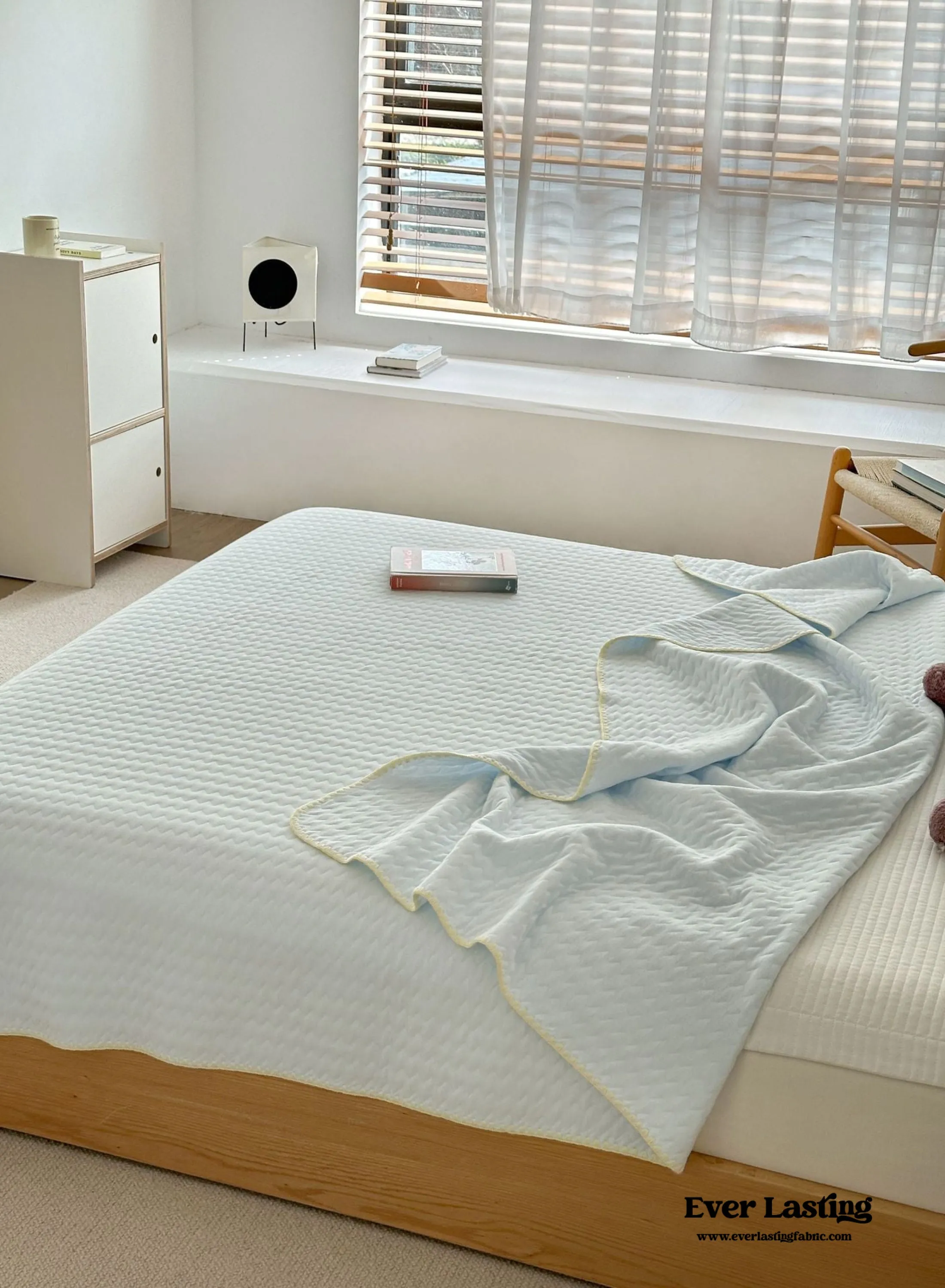 Breathable Pastel Knitted Blanket / Pink Stripes
