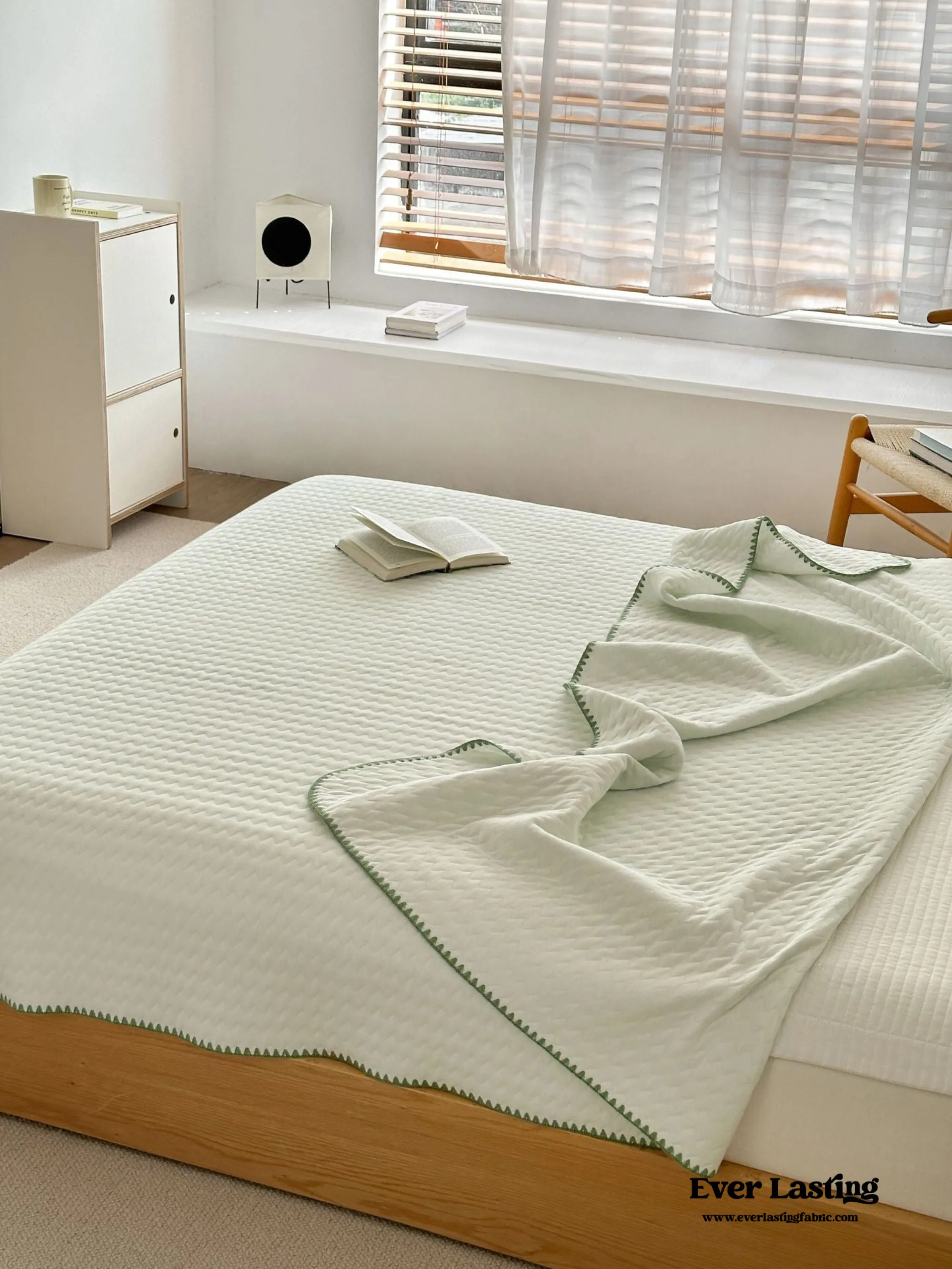Breathable Pastel Knitted Blanket / Pink Stripes