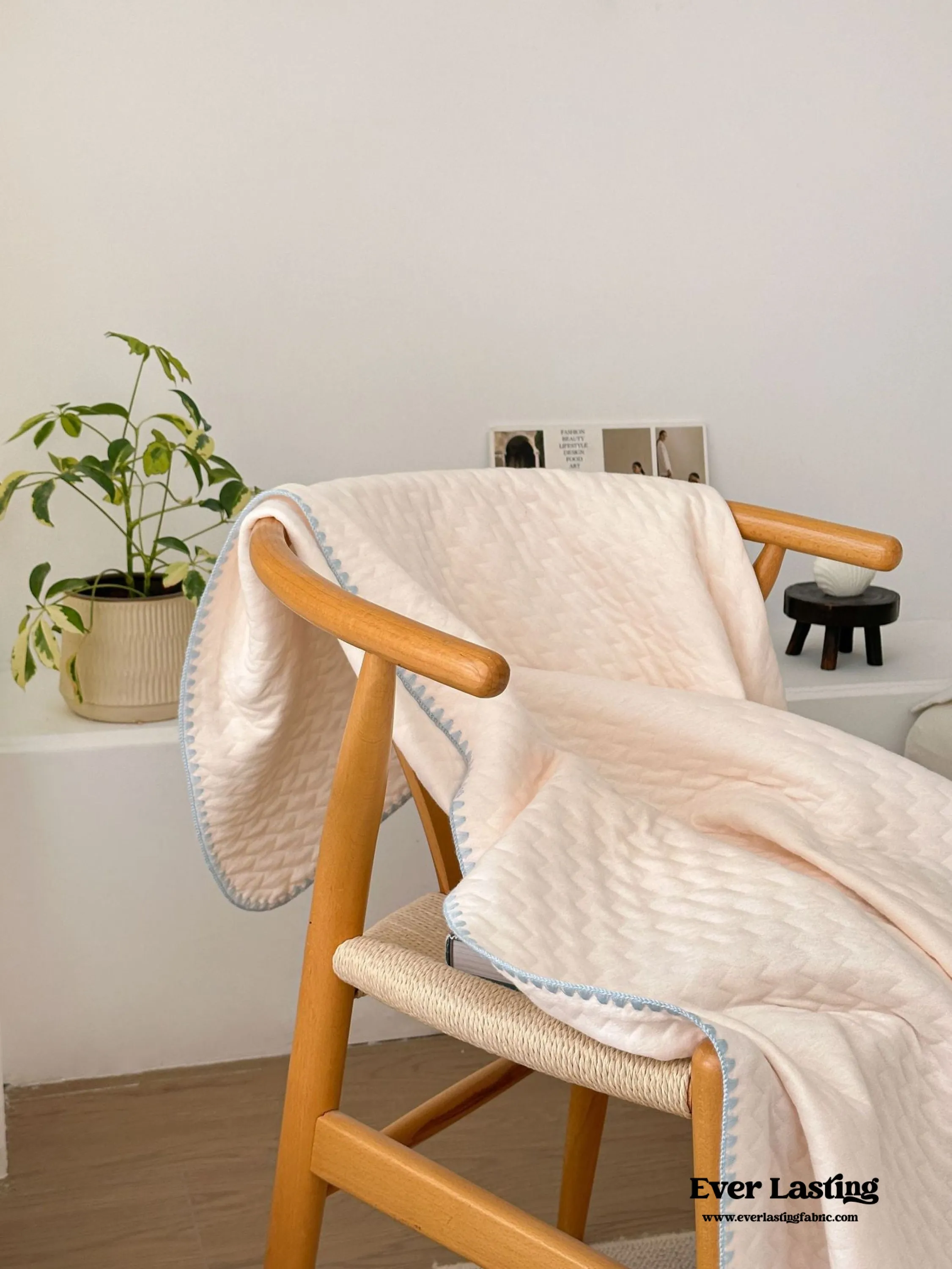 Breathable Pastel Knitted Blanket / Pink Stripes