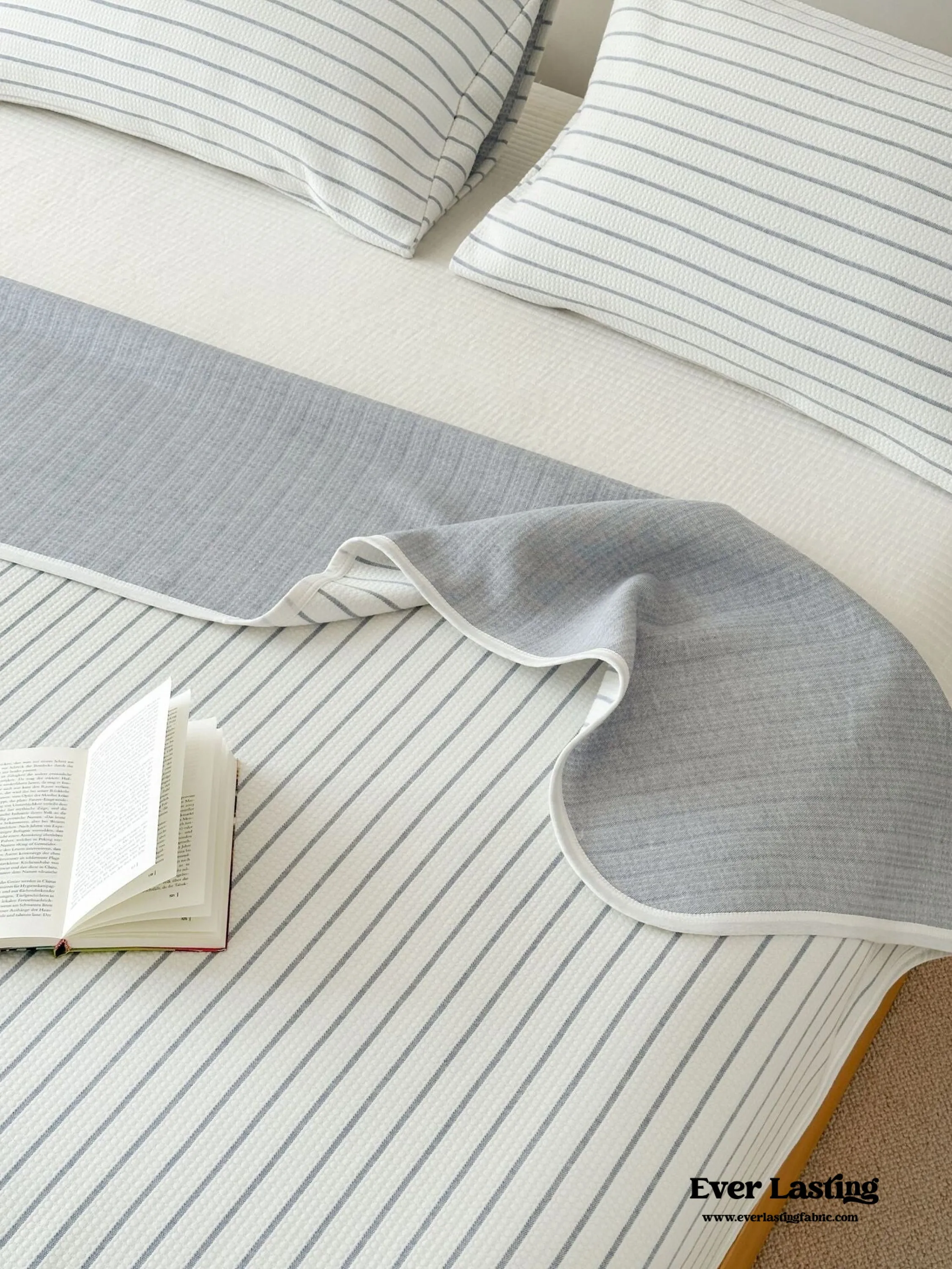 Breathable Pastel Knitted Blanket / Pink Stripes