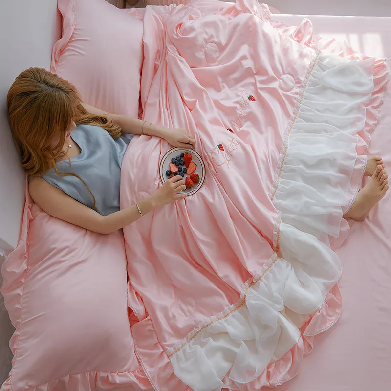 Cozy Pastels Ruffled Strawberry Comforter