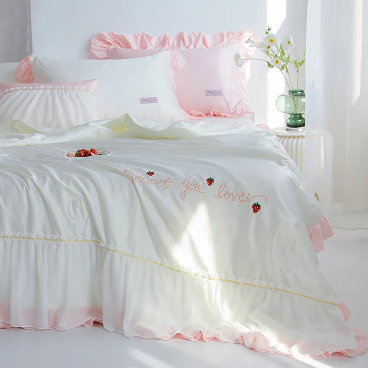 Cozy Pastels Ruffled Strawberry Comforter