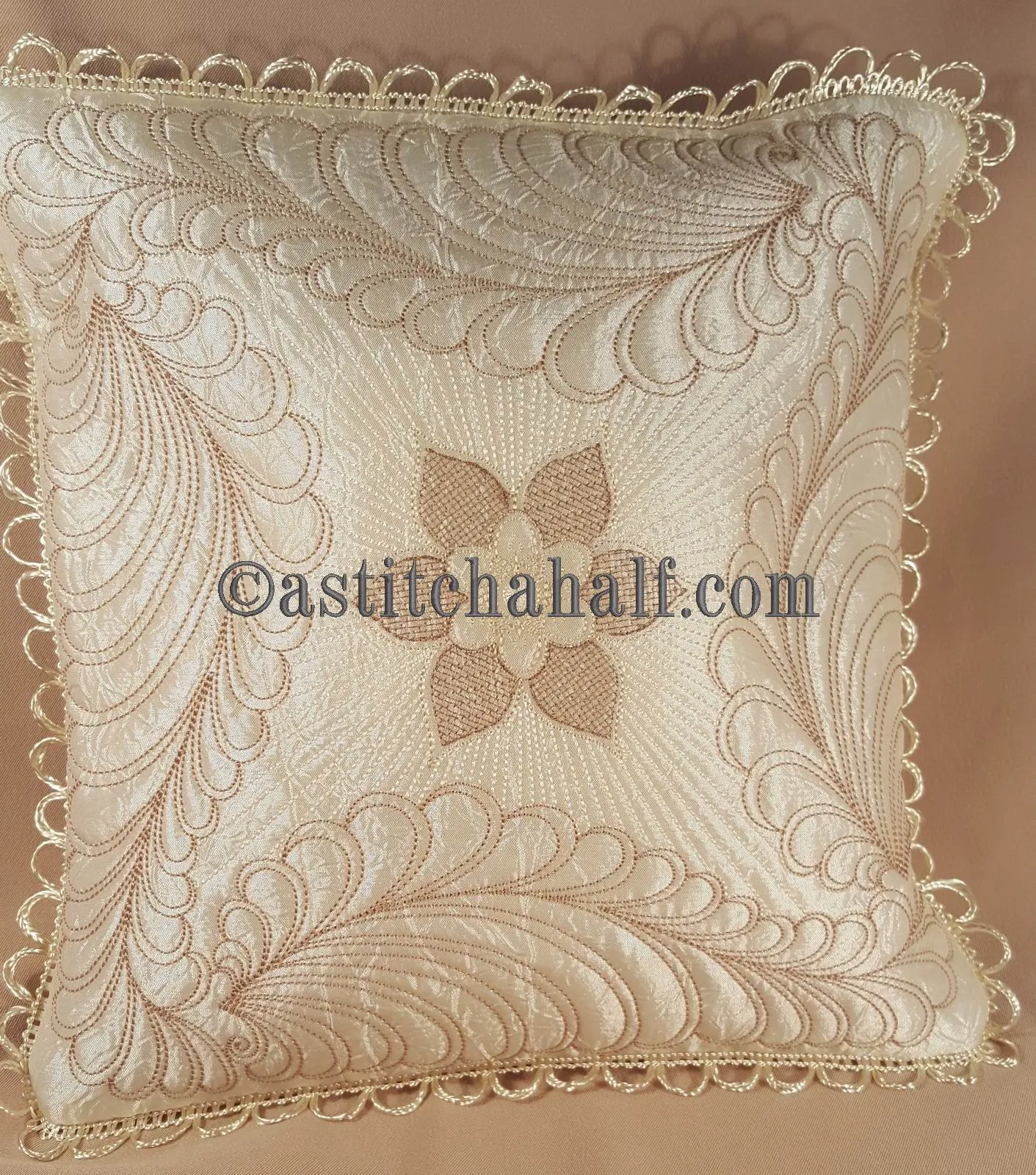 Feathers Latte Pillow Quilt Combo